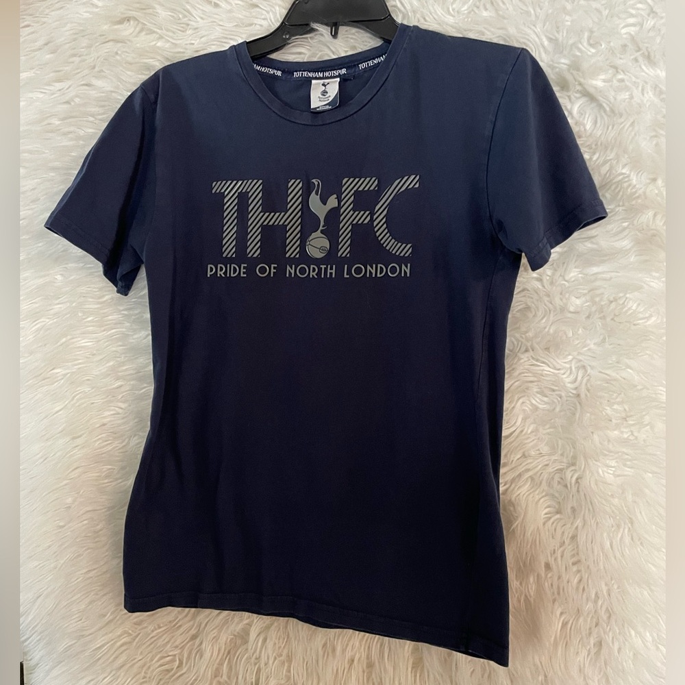 Tottenham Hotspur Men’s “THFC Pride Of North London” Short Sleeve T-Shirt. Small
